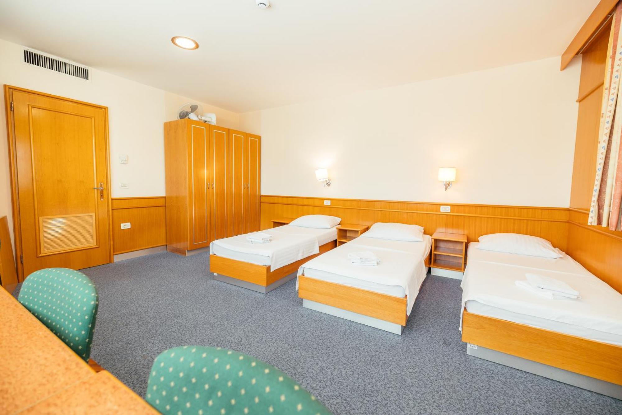 Motel Barka Копер Екстериор снимка